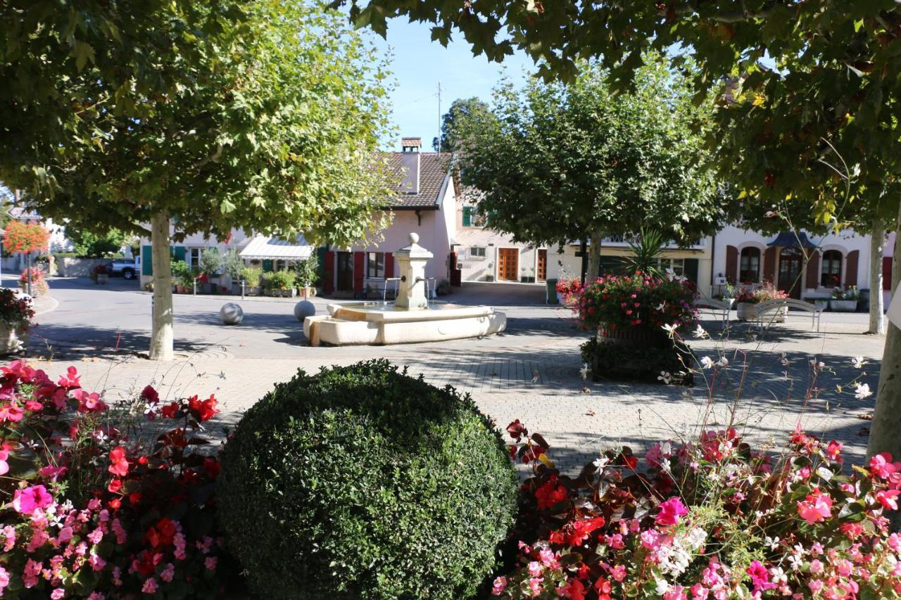 Auberge Au Lion D'Or Tannay Exterior photo